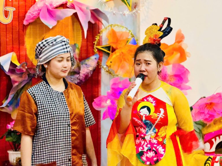 MC Chị Hằng và Chú Cuội